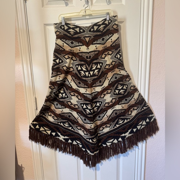 Tasha Polizzi Aztecs Fringe Blanket Maxi Skirt - Picture 2 of 6